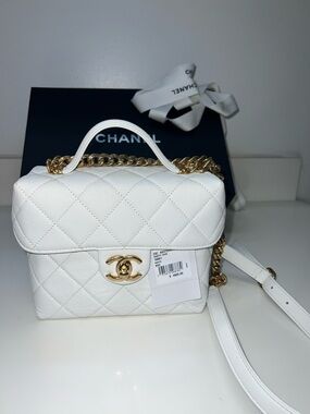 CHANEL White Quilted Top-Handle Shoulder Bag with Gold Hardware